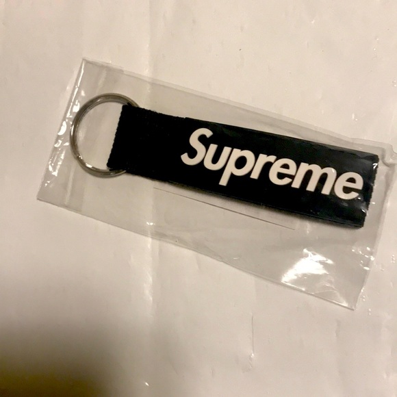 Supreme black keychain